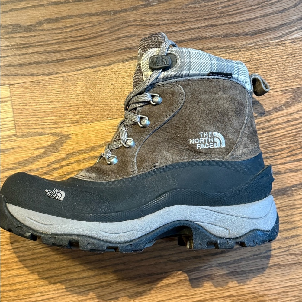 Women’s North Face Snow Boots size 7
